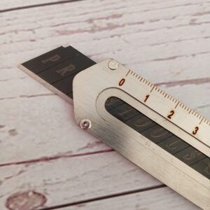 Trincheta multiuso acero inox. 18mm